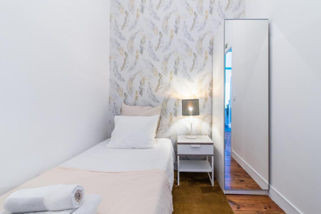 Guesthouse Liberdade - 7 Bedroom Apartment Lisbon Exterior photo