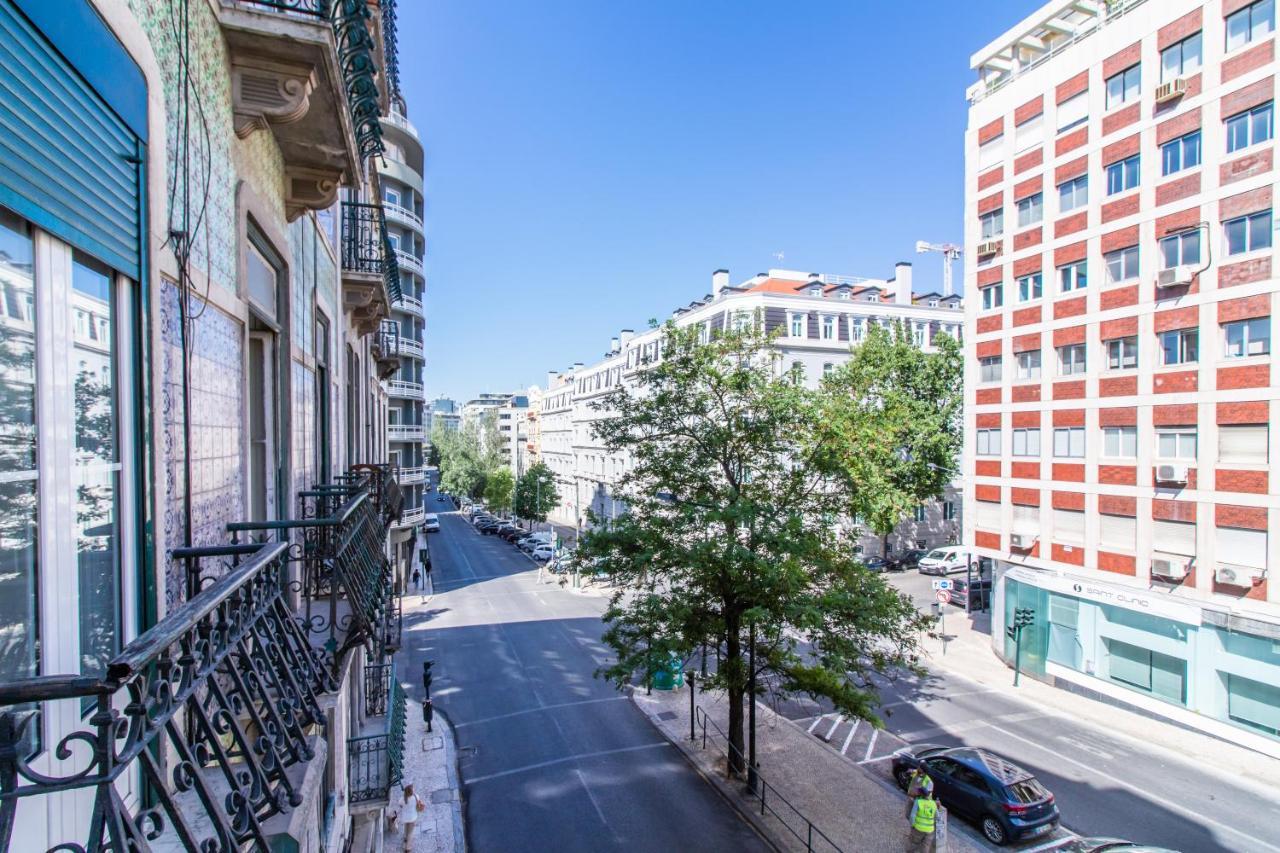 Guesthouse Liberdade - 7 Bedroom Apartment Lisbon Exterior photo